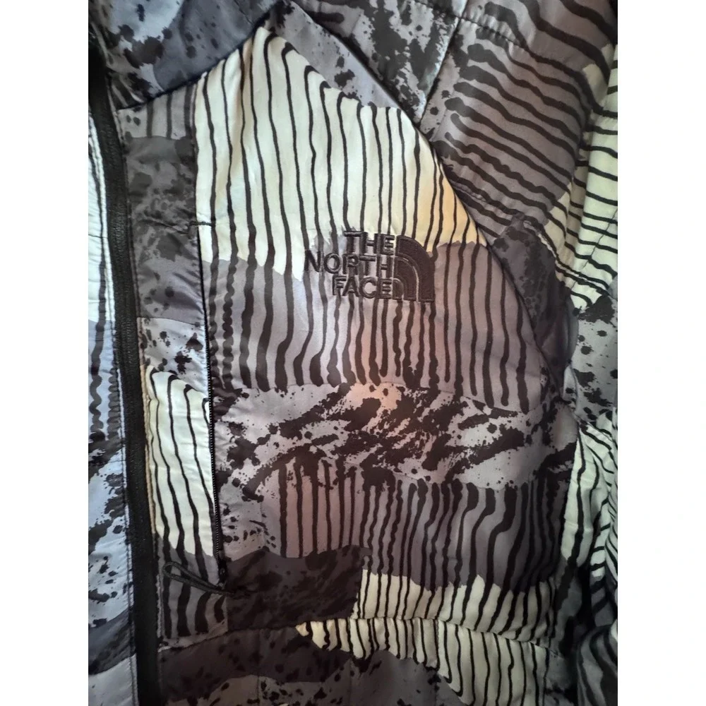 The North Face Men's Large Circaloft Grey Black Abstract Packable Light Jacket